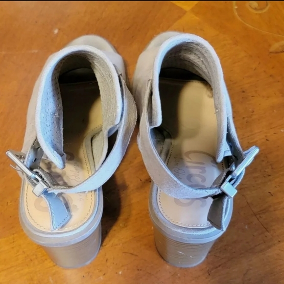 Circus by Sam Edelman Grey Open Toe Faux Suede Booties Size 6 - Picture 5 of 6